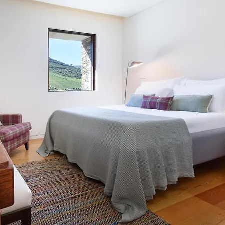 Vila Riverfront Douro With Pool In Wine Region *
