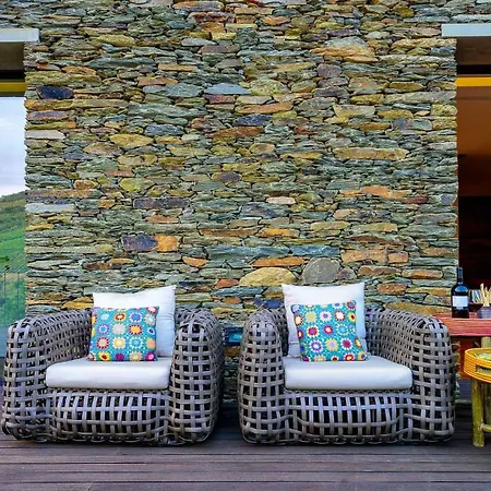 Riverfront Douro With Pool In Wine Region Vila